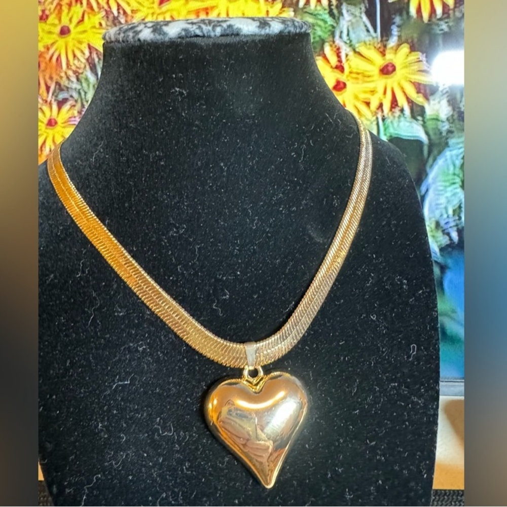 Gold house of harlow 1960 heart herringbone necklace